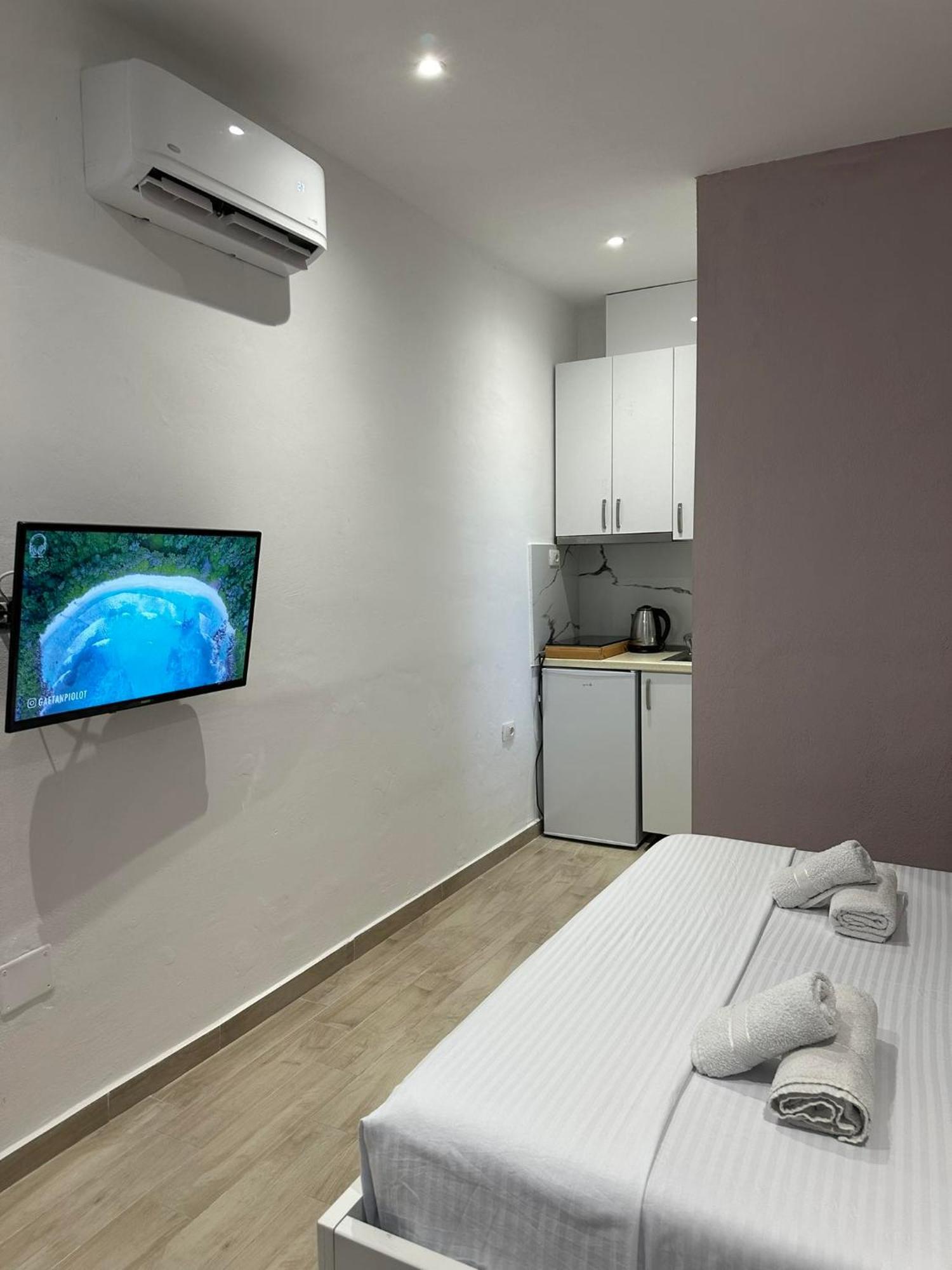 Elite Inn Vlorë Екстериор снимка
