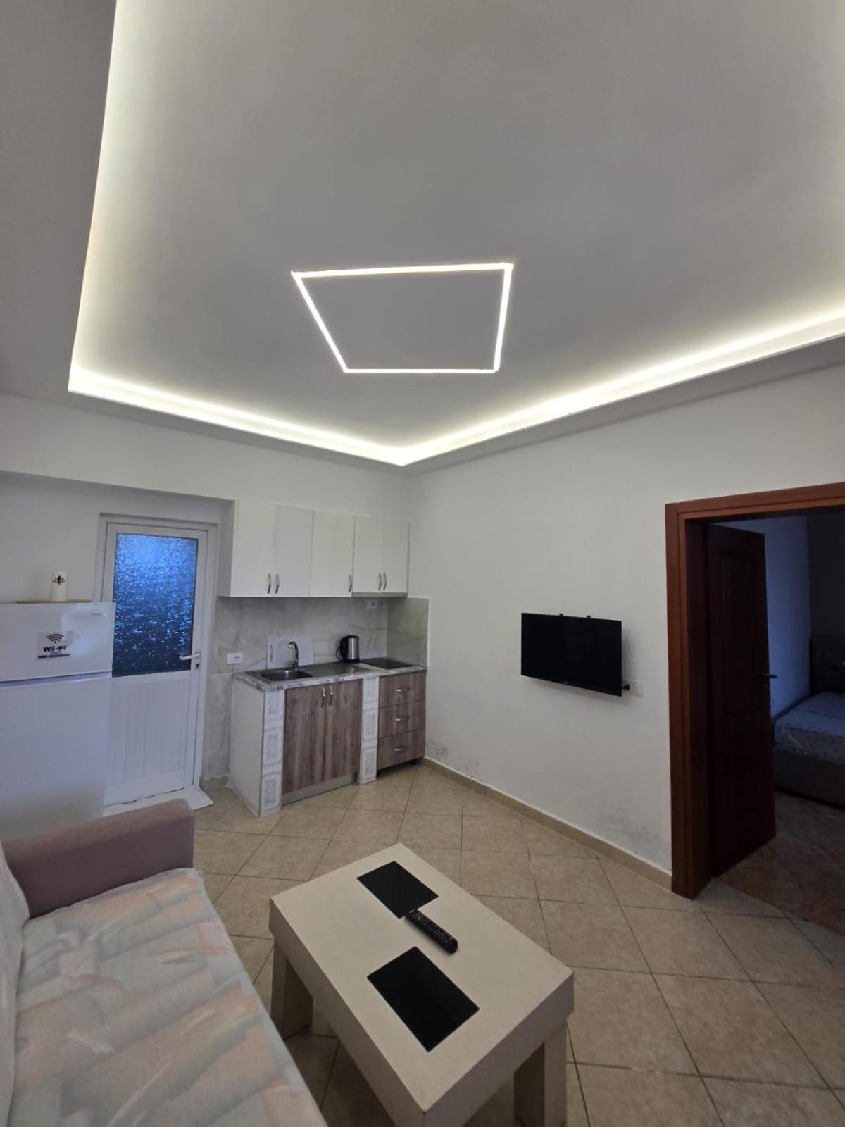 Elite Inn Vlorë Екстериор снимка