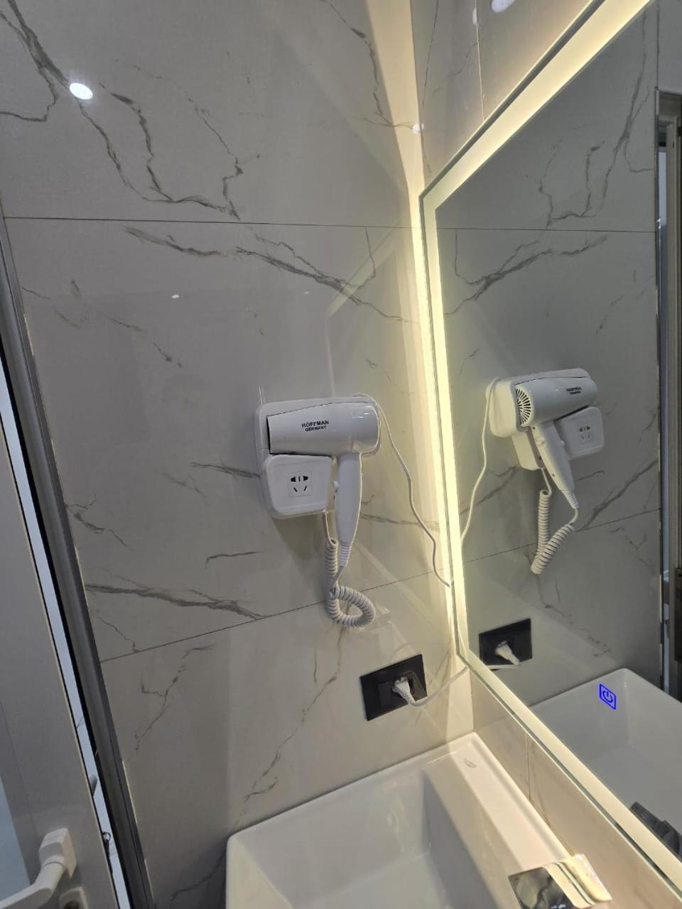 Elite Inn Vlorë Екстериор снимка