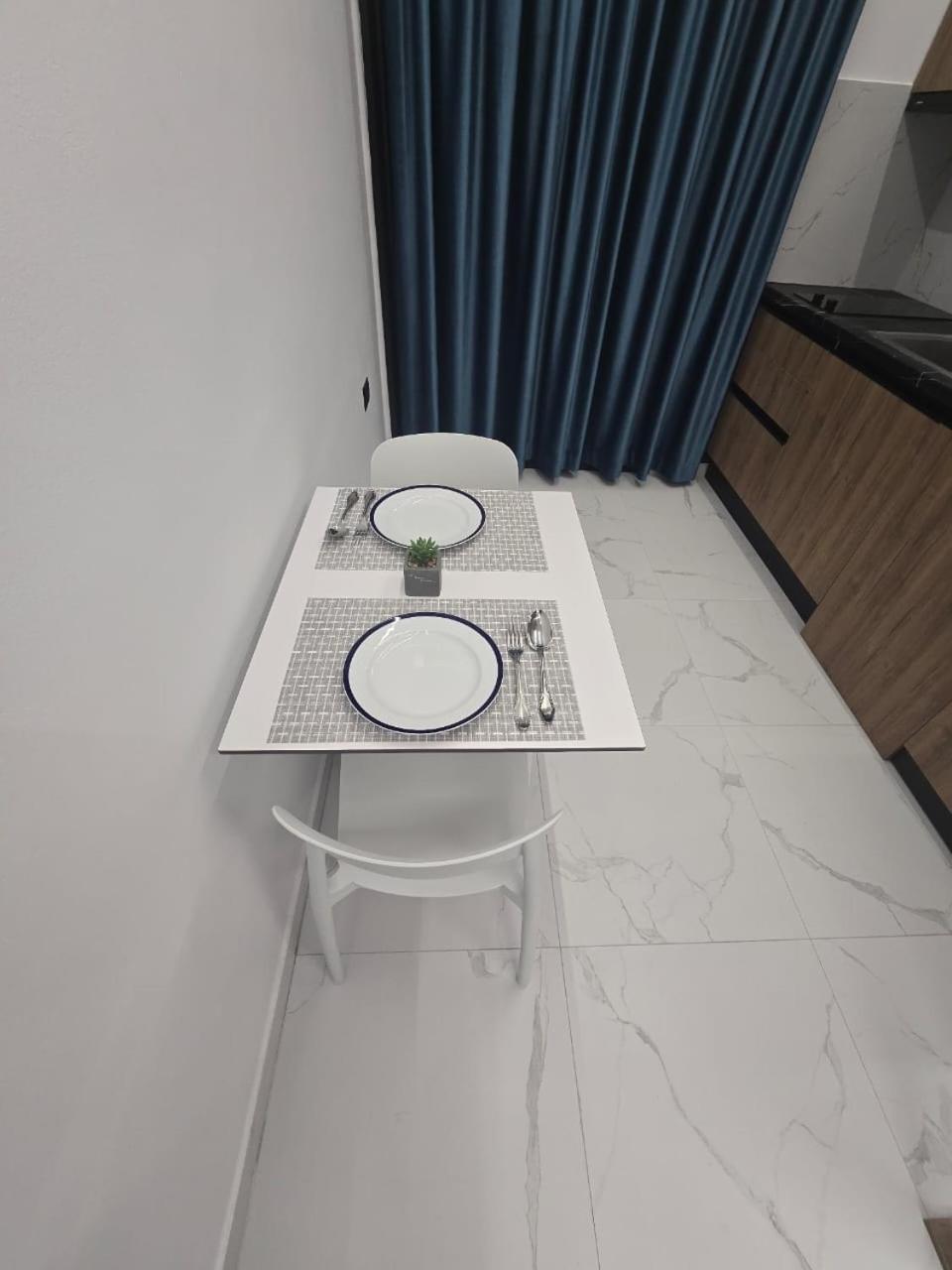 Elite Inn Vlorë Екстериор снимка