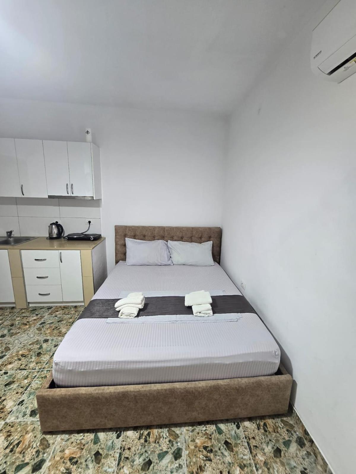 Elite Inn Vlorë Екстериор снимка