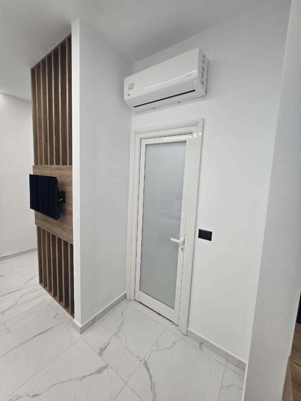 Elite Inn Vlorë Екстериор снимка