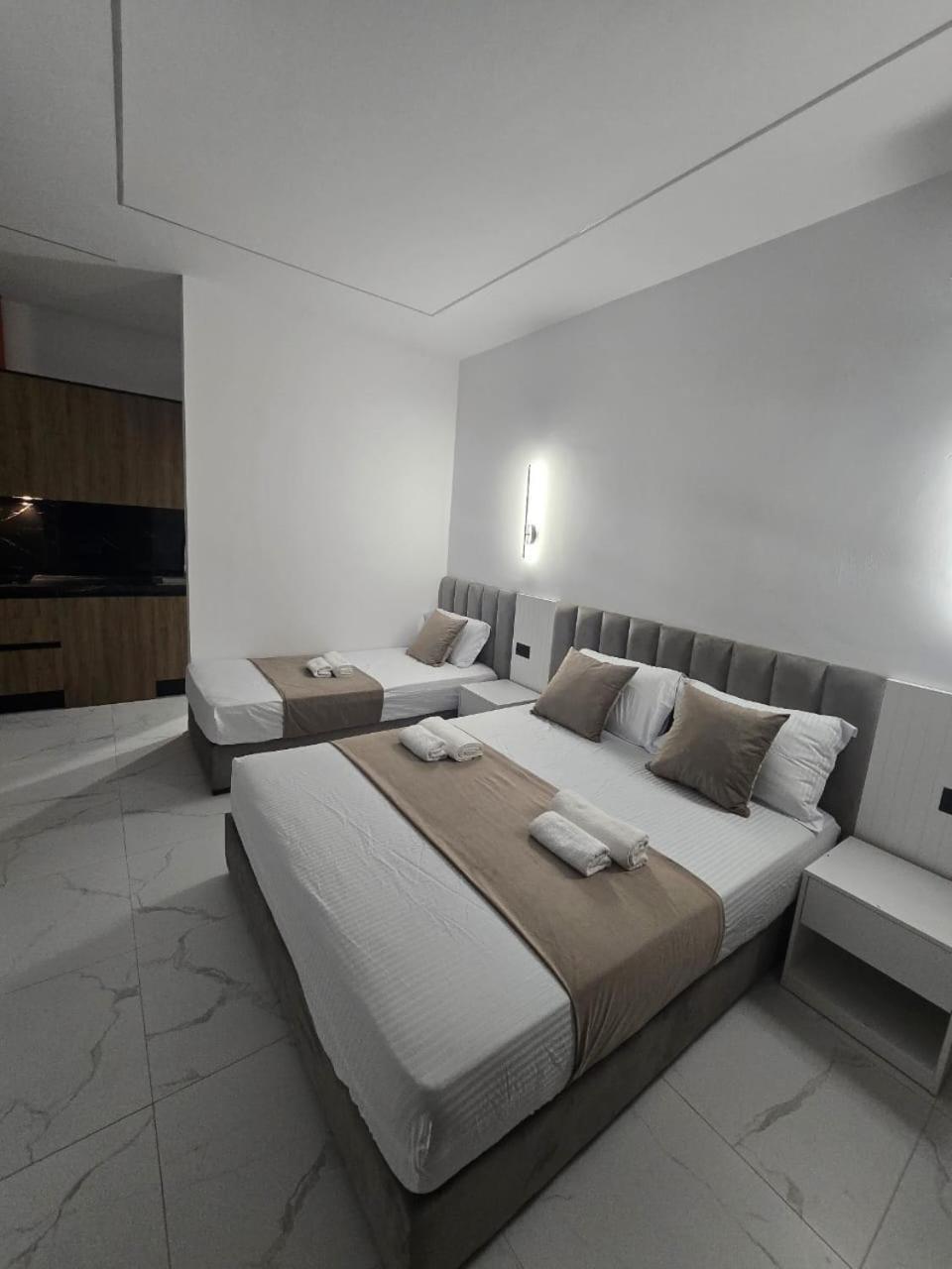 Elite Inn Vlorë Екстериор снимка