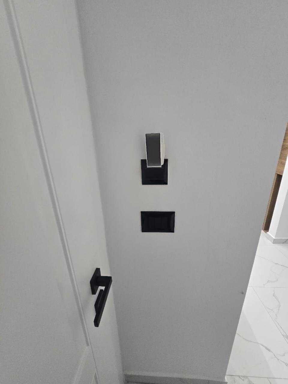 Elite Inn Vlorë Екстериор снимка