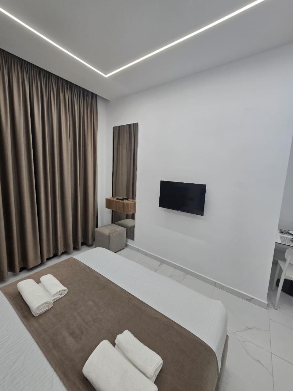 Elite Inn Vlorë Екстериор снимка