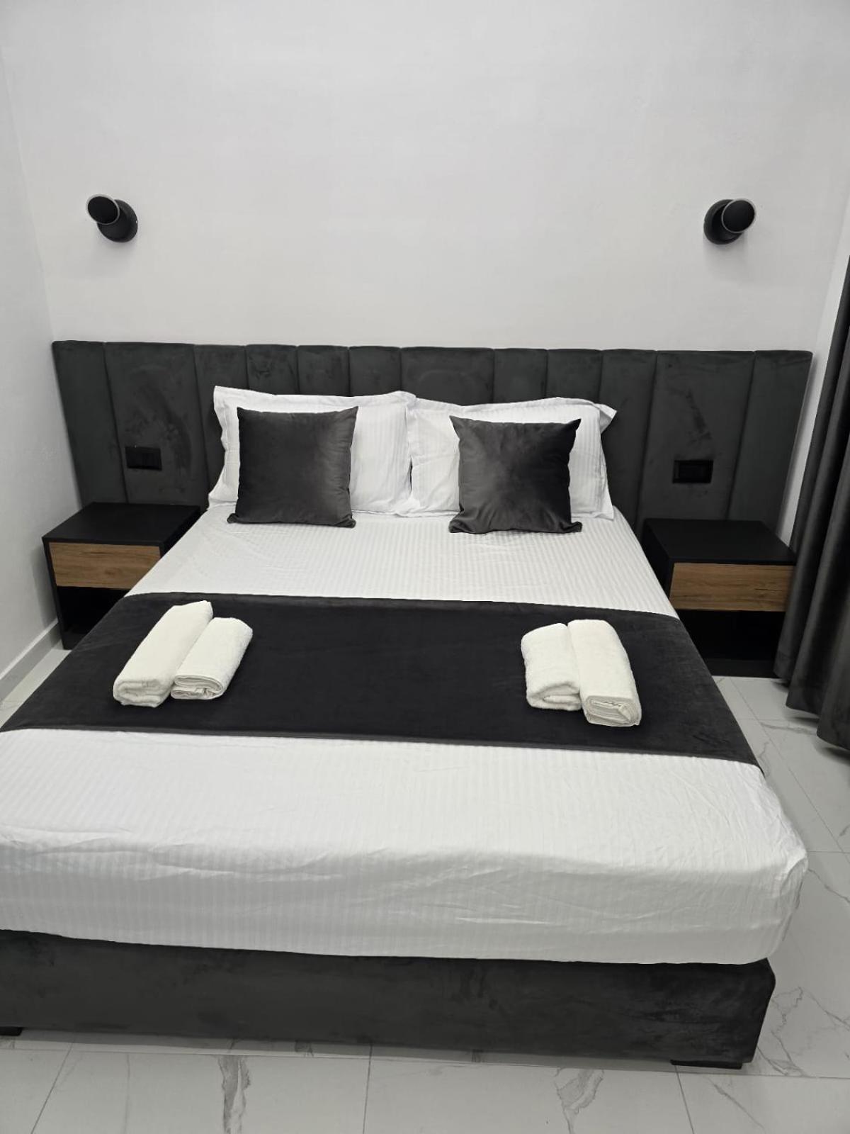 Elite Inn Vlorë Екстериор снимка