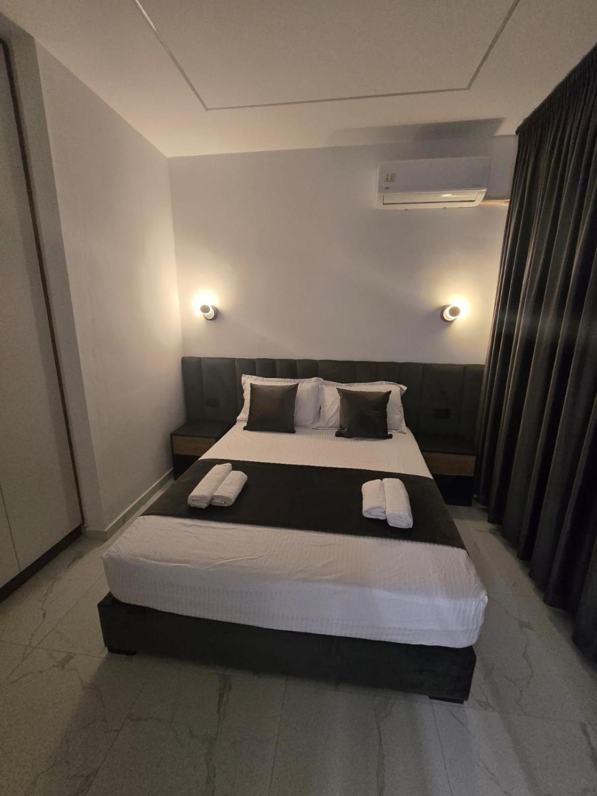 Elite Inn Vlorë Екстериор снимка