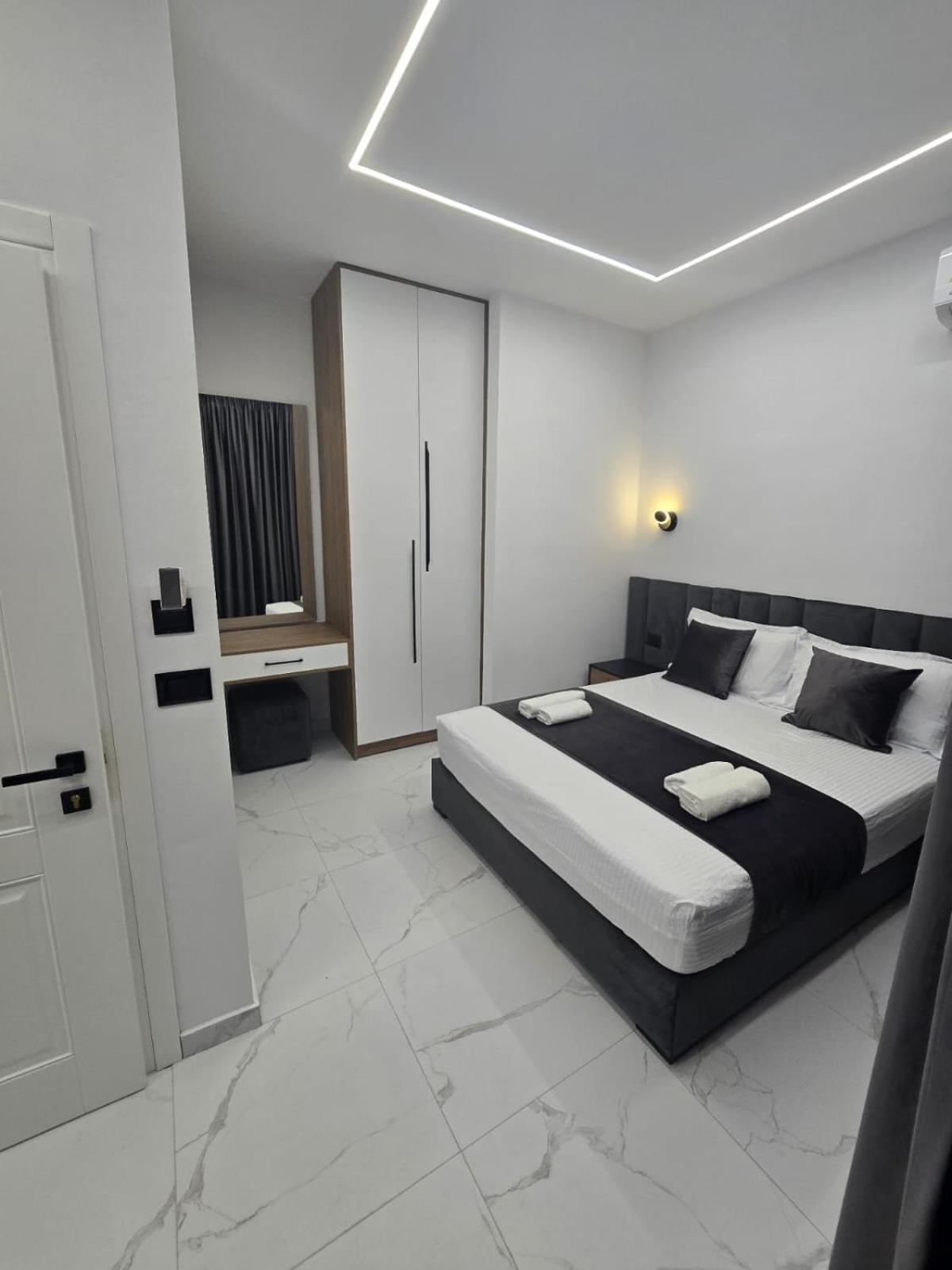 Elite Inn Vlorë Екстериор снимка